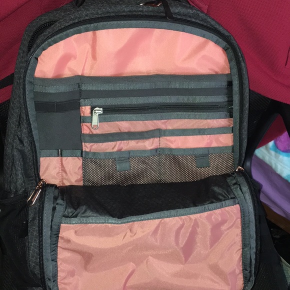 NEW the north face recon backpack - Picture 3 of 4